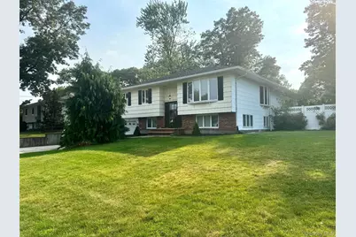 20 Hunter Place, Smithtown, NY 11787 - Photo 1