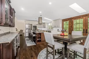 8 Fairgreen Ct, Cortlandt Manor, NY 10567 - Photo 12