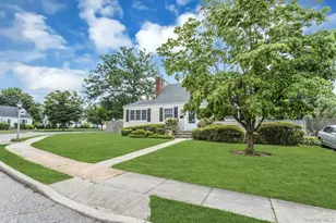 29 Timber Rd, Glen Cove, NY 11542 - Photo 2