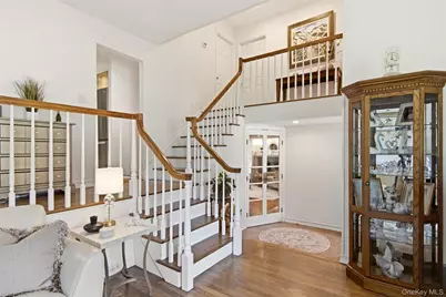 61 Viola Drive, Glen Cove, NY 11542 - Photo 14