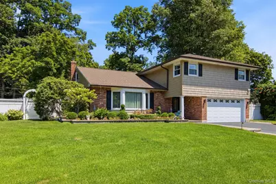 61 Viola Drive, Glen Cove, NY 11542 - Photo 4