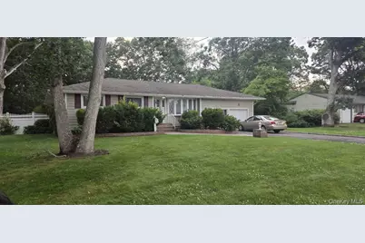 1080 Ocean Avenue, Bay Shore, NY 11706 - Photo 2
