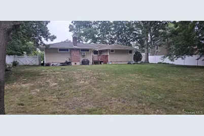 1080 Ocean Avenue, Bay Shore, NY 11706 - Photo 6