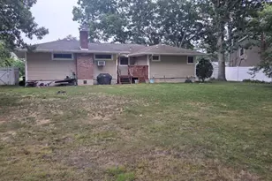 1080 Ocean Ave, Bay Shore, NY 11706 - Photo 6