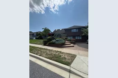 219 Vermont Avenue, Oceanside, NY 11572 - Photo 2