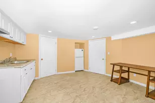 3900 Miller Pl, Levittown, NY 11756 - Photo 32