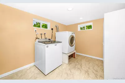 3900 Miller Place, Levittown, NY 11756 - Photo 30