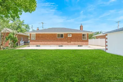 3900 Miller Place, Levittown, NY 11756 - Photo 6