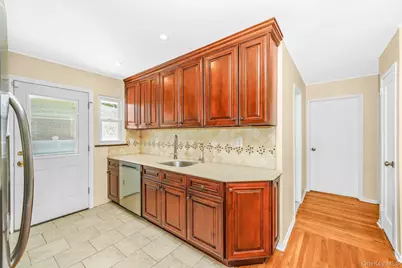 3900 Miller Place, Levittown, NY 11756 - Photo 20