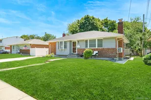 3900 Miller Pl, Levittown, NY 11756 - Photo 2