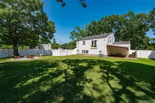 323 Eastwood Blvd, Centereach, NY 11720 - Photo 24