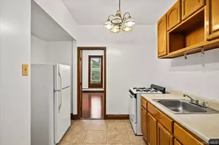 1572 Bergen St, Brooklyn, NY 11213 - Photo 10