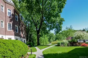 7 Chateaux Cir, Scarsdale, NY 10583 - Photo 22