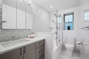 7 Chateaux Cir, Scarsdale, NY 10583 - Photo 20