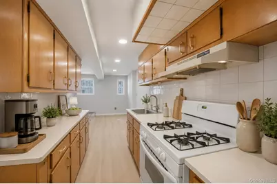 4158 Baychester Avenue, Bronx, NY 10466 - Photo 4