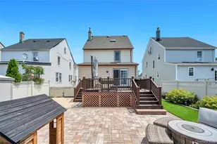 232 Locust St, Valley Stream, NY 11581 - Photo 34