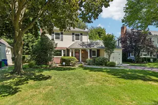 93 Transverse Rd, Garden City, NY 11530 - Photo 2