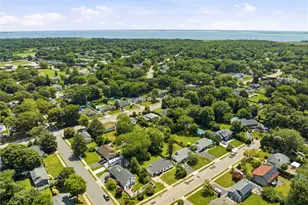 933 Thompson Dr, Bay Shore, NY 11706 - Photo 40