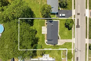 933 Thompson Dr, Bay Shore, NY 11706 - Photo 38