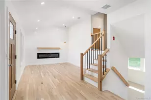 933 Thompson Dr, Bay Shore, NY 11706 - Photo 6