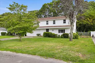38 Appel Dr E, Shirley, NY 11967 - Photo 2