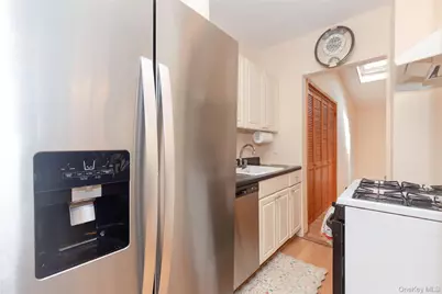 2036 Hobart Avenue, Bronx, NY 10461 - Photo 4