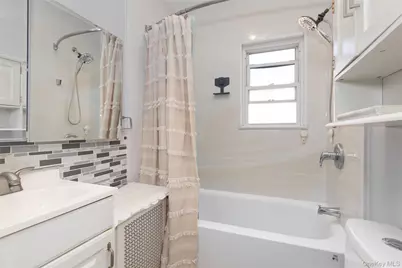 2036 Hobart Avenue, Bronx, NY 10461 - Photo 12