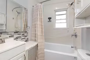 2036 Hobart Ave, Bronx, NY 10461 - Photo 12