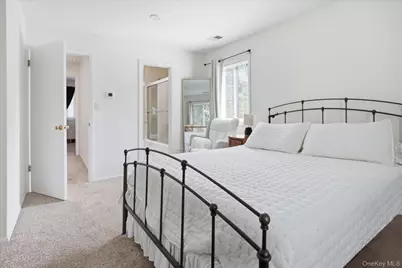 112 Beecher Avenue Extension, East Islip, NY 11730 - Photo 14