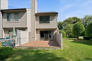 112 Beecher Ave Ext, East Islip, NY 11730 - Photo 16