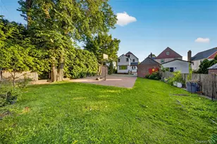 4619 Iris Ln, Great Neck, NY 11020 - Photo 32