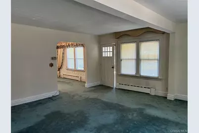 4634 Iris Lane, Great Neck, NY 11020 - Photo 6
