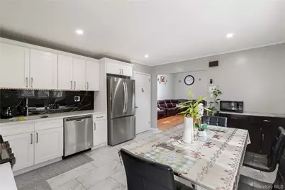 92 W 21st Street, Deer Park, NY 11729 - Photo 10