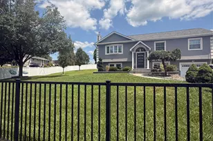 14 Larchwood Dr, Goshen, NY 10924 - Photo 2