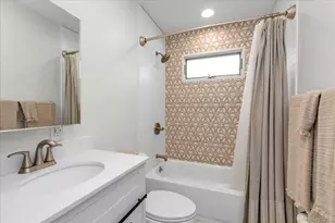 583 N Erie Ave, Lindenhurst, NY 11757 - Photo 18