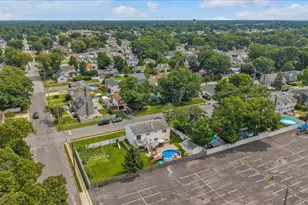 583 N Erie Ave, Lindenhurst, NY 11757 - Photo 26