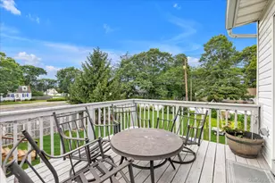 583 N Erie Ave, Lindenhurst, NY 11757 - Photo 12