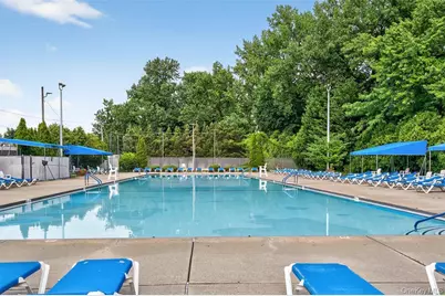 1 Terrace Circle #3-F, Great Neck, NY 11021 - Photo 4
