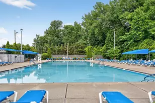 1 Terrace Cir, Great Neck, NY 11021 - Photo 4