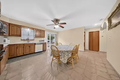 138-61 63rd Avenue, Flushing, NY 11367 - Photo 8