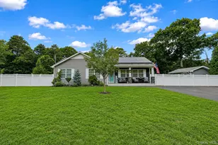 22 Deer Ave, Middle Island, NY 11953 - Photo 4