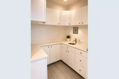 1011 49th Avenue, Long Island City, NY 11101 - Photo 2