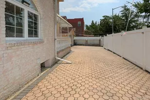 265-04 79th Ave, Glen Oaks, NY 11004 - Photo 32