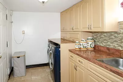 265-04 79th Avenue, Glen Oaks, NY 11004 - Photo 28