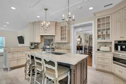 7 Dorm Court, East Setauket, NY 11733 - Photo 24