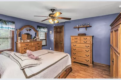 130 E Fairview Avenue, Valley Stream, NY 11580 - Photo 10