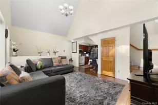 58-11 183rd St, Fresh Meadows, NY 11365 - Photo 4