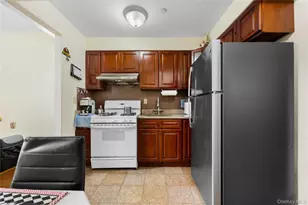 58-11 183rd St, Fresh Meadows, NY 11365 - Photo 10