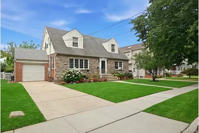 166 Beech Street, Floral Park, NY 11001 - Photo 2