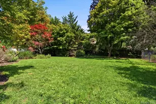 11 Grace Ln, Huntington, NY 11743 - Photo 28